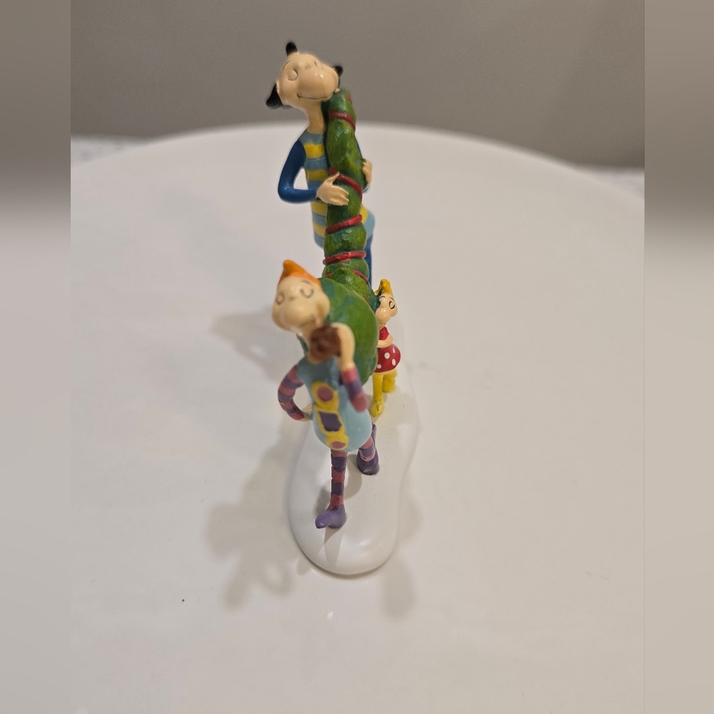Department 56 - Grinch Who-Ville - Three with a Tree - Picture 3 of 6